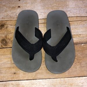 Black thong sandals